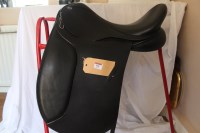 Lot 351 - Saddle Barnsby APS dressage 17.5'' adjustable...