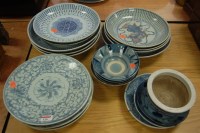 Lot 136 - Assorted Chinese export blue and white wares,...