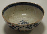Lot 147 - An 18th century Chinese export porcelain bowl,...