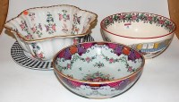 Lot 46 - An early 19th century Chinese porcelain bowl,...