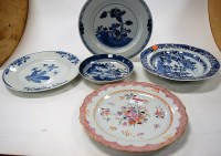 Lot 94 - An 18th century Chinese export blue & white...