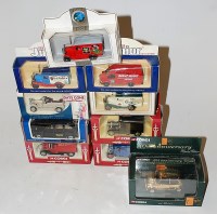 Lot 122 - A small collection of assorted boxed modern...