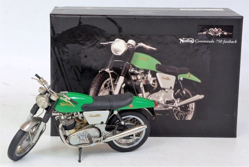 Lot 2827 - A Minichamps 1/12 scale model of a Norton...