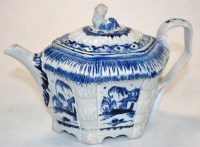 Lot 169 - An 18th century pearlware teapot, underglazed...