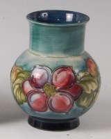 Lot 318 - An early 20th century Moorcroft pottery squat...