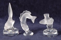 Lot 365 - A modern Lalique frosted glass desk ornament...
