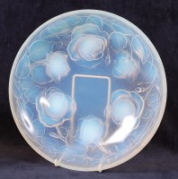 Lot 385 - An Etling Art Deco opalescent moulded glass...