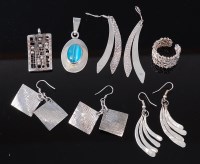 Lot 404 - A collection of contemporary silver abstract...