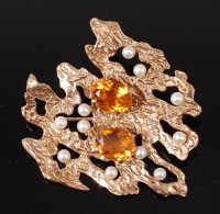 Lot 405 - Deakin & Francis - A late 1960s 9ct gold...