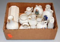 Lot 209 - Assorted crested cabinet china to include Carlton