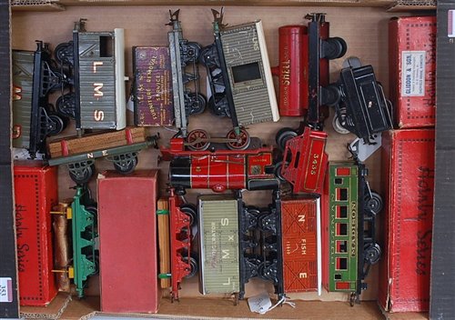 Lot 353 - Large tray pre-war Hornby containing ten...