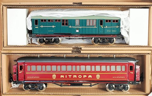 Lot 371 - Two Playa bogie coaches - maroon Mitropa...