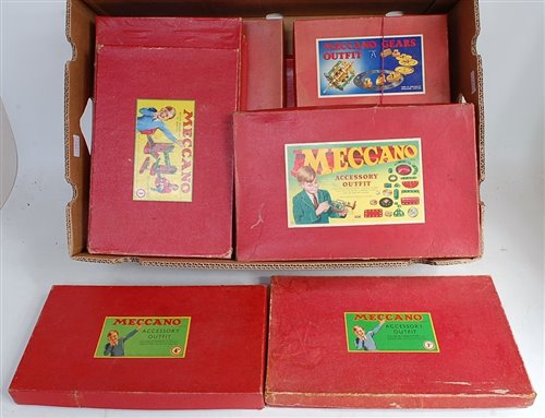 Lot 161 - Meccano 1950's outfits - 1, 2, 3 and 4, 2A, 3...