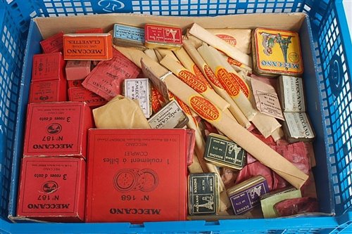 Lot 164 - Small tray containing packeted French parts,...