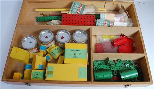 Lot 165 - Post war Meccano storage box containing...