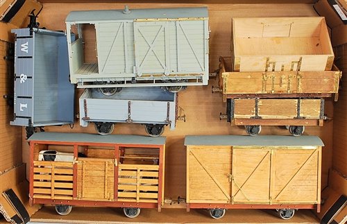 Lot 332 - Large tray containing eight scratch built...
