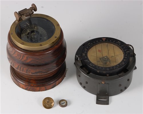 Lot 55 - An Air Ministry Type 06 flying compass 6A/473...