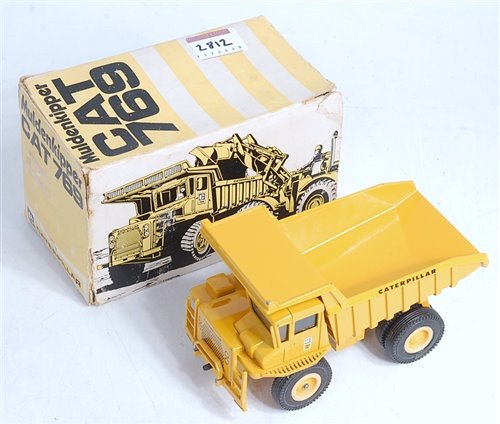 Lot 2812 - A Muldenkipper Cat 769 dum...