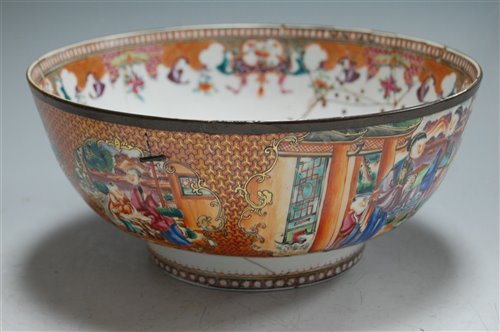 Lot 55 - A 19th century Chinese bowl, the frieze...