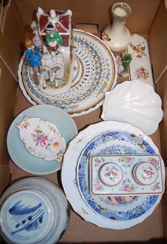 Lot 68 - A box of miscellaneous china, to include...