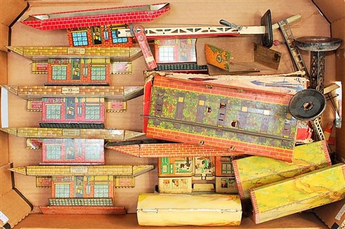 Lot 376 - Two trays of assorted rolling stock and...