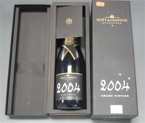 Lot 1157 - Moët & Chandon 2004 Grand Vintage Champagne,...