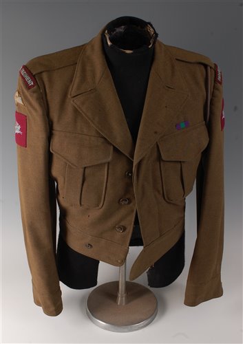 Lot 148 - A post WW II Parachute Regiment battle dress...