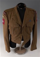 Lot 148 - A post WW II Parachute Regiment battle dress...