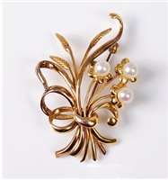 Lot 2327 - A 14ct cultured pearl spray brooch, the three...