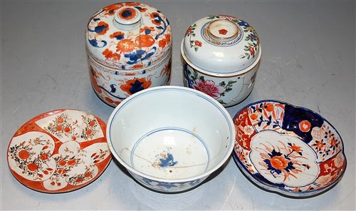 Lot 133 - Oriental ceramics, to include Chinese Imari...