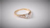 Lot 2256 - An 18ct diamond ring, the round brilliant cut...