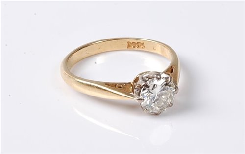Lot 2260 - A diamond solitaire ring, the old round...