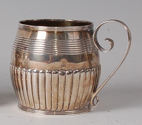 Lot 2135 - A late Georgian silver miniature barrel shaped...