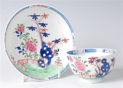 Lot 2081 - A Lowestoft porcelain tea bowl on stand,...