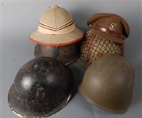 Lot 371 - A large collection of assorted military...