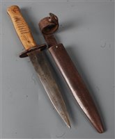 Lot 386 - A WW I German trench knife, having a 14cm...