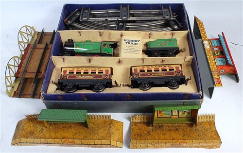 Lot 319 - A large tray of postwar Hornby including M1...