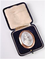 Lot 336 - A 9ct mounted oval shell cameo of a classical...