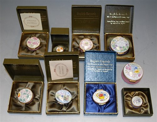 Lot 209 - A quantity of boxed English enamels by...