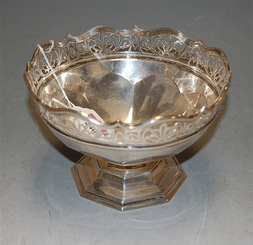 Lot 240 - An Edwardian silver pedestal bowl, having...