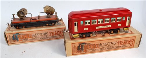 Lot 358 - 4 x assorted Lionel electric trains bogie...