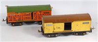 Lot 371 - 6 assorted Lionel GI box cars, including 2x...