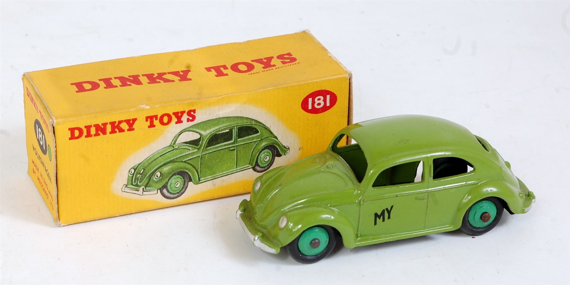 Lot 1971 - A Dinky Toys No. 181 Volkswagen saloon