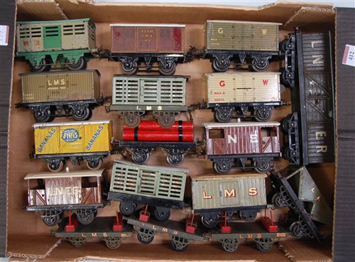 Lot 412 - A large tray of 16 x assorted 4 wheel Hornby...