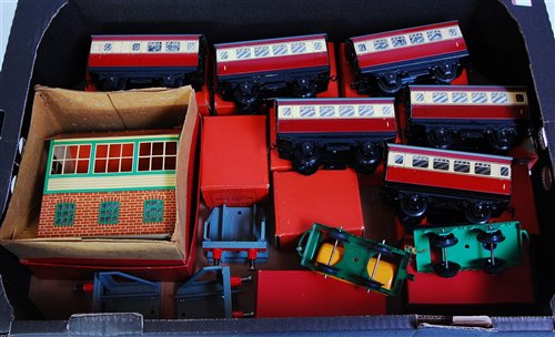 Lot 566 - Large tray mint/boxed post-war Hornby...
