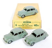 Lot 2001 - A Dinky Toys No. 40D trade box Austin Devon...
