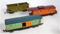 Lot 386 - A large tray containing 9 various Lionel Bogie...