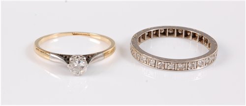 Lot 306 - A diamond solitaire ring, the round brilliant...