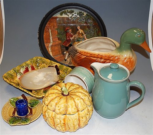 Lot 57 - A box of miscellaneous china to include...