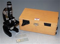 Lot 92 - A modern student's monocular microscope, cased